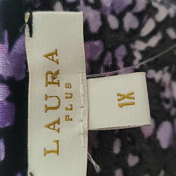 Laura plus purple blossom sleeveless top in 1X, - Picture 5 of 5